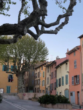 L'oiseau vert appartement de charme au coeur de la Provence